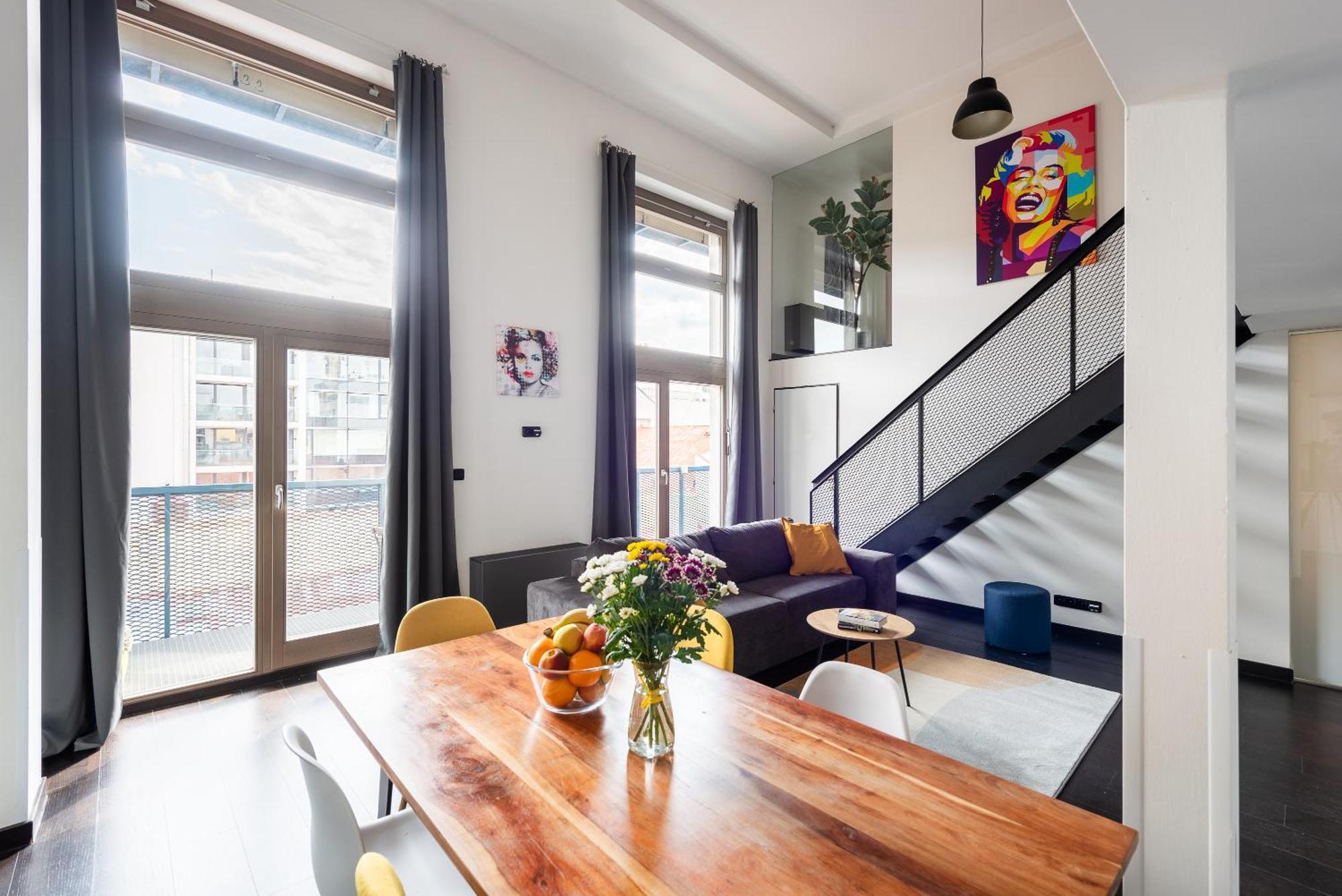 Appartement 2-level On Krizikova Near The Metro *